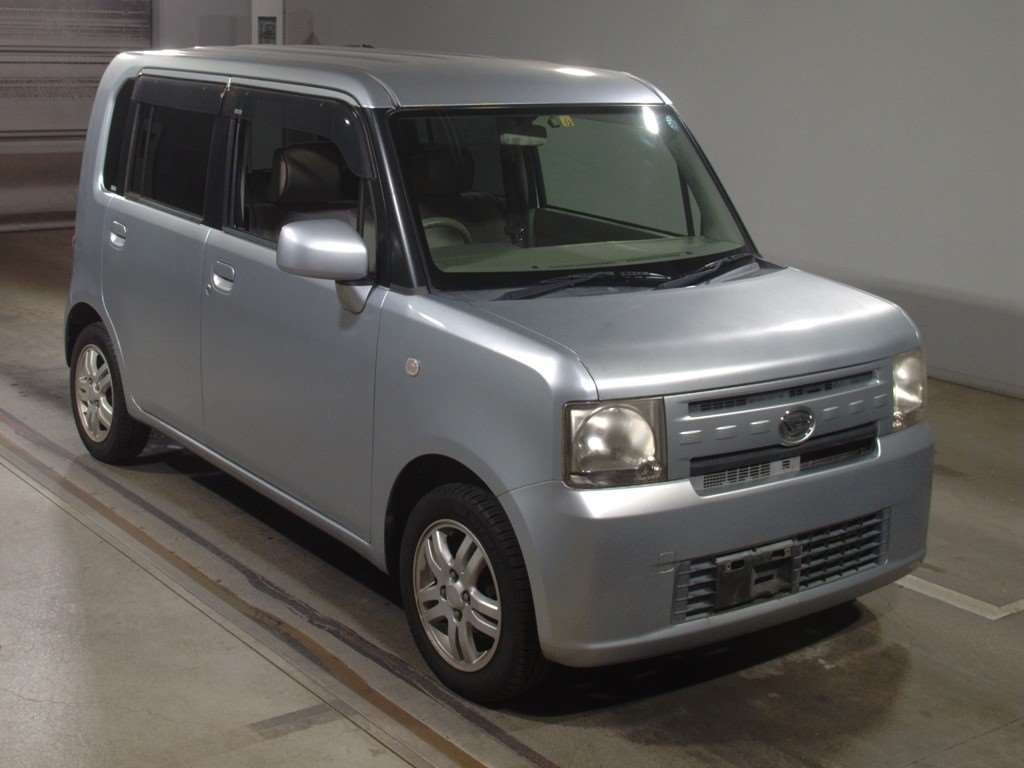 2011 Daihatsu Move Conte L575S[2]