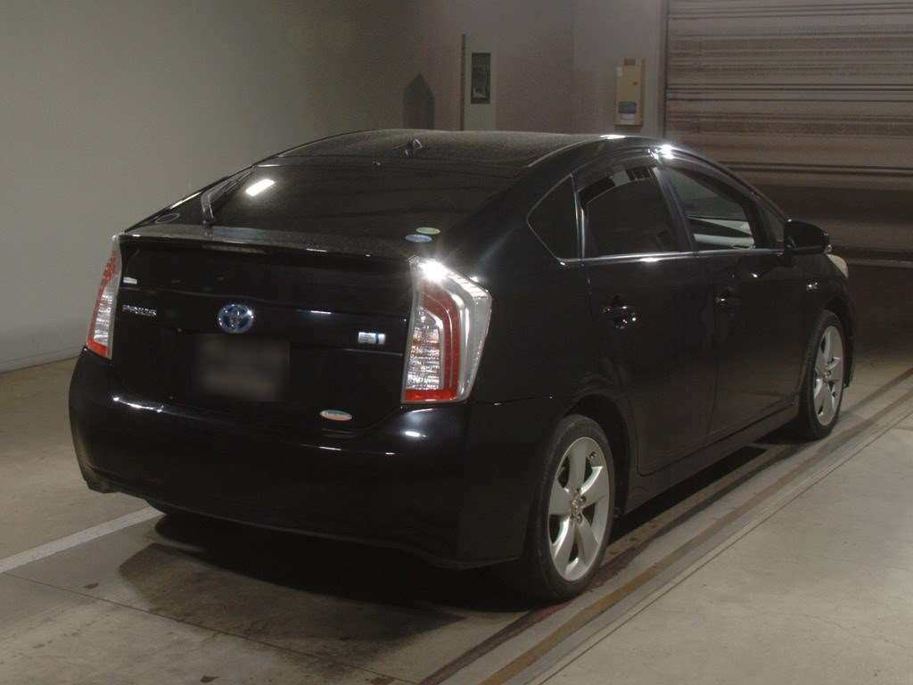 2013 Toyota Prius ZVW30[1]