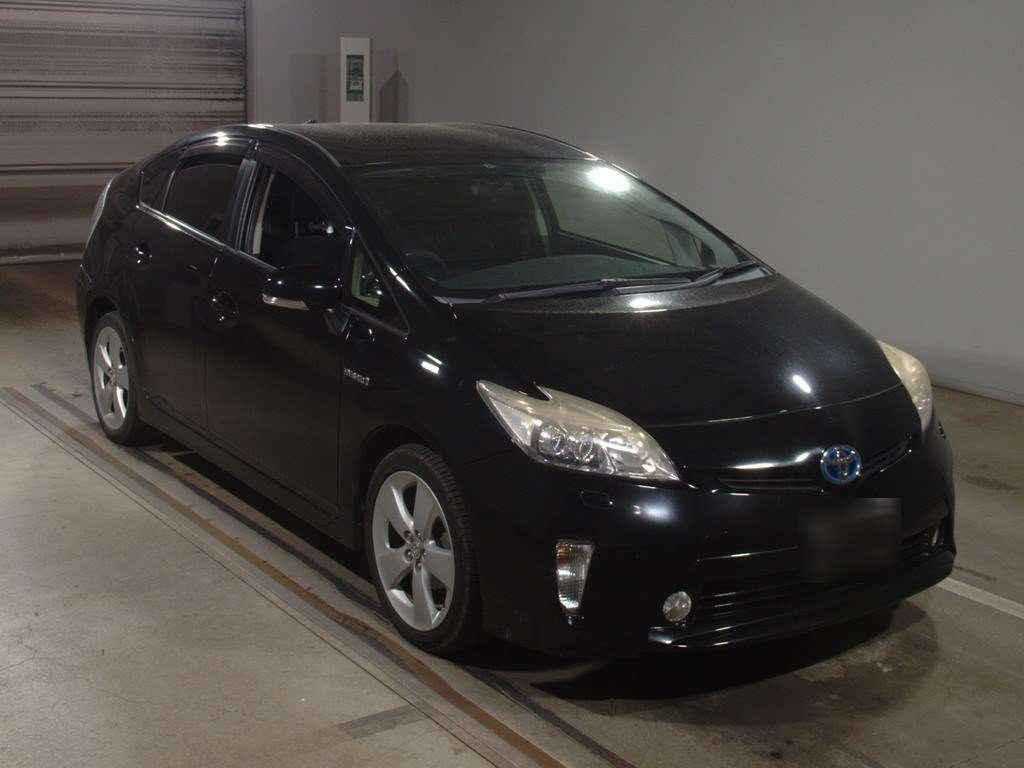 2013 Toyota Prius ZVW30[2]