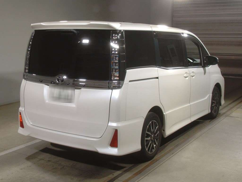 2014 Toyota Voxy ZRR80W[1]