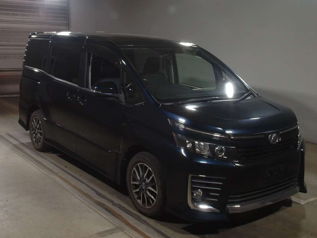 2015 Toyota Voxy ZRR80W[2]