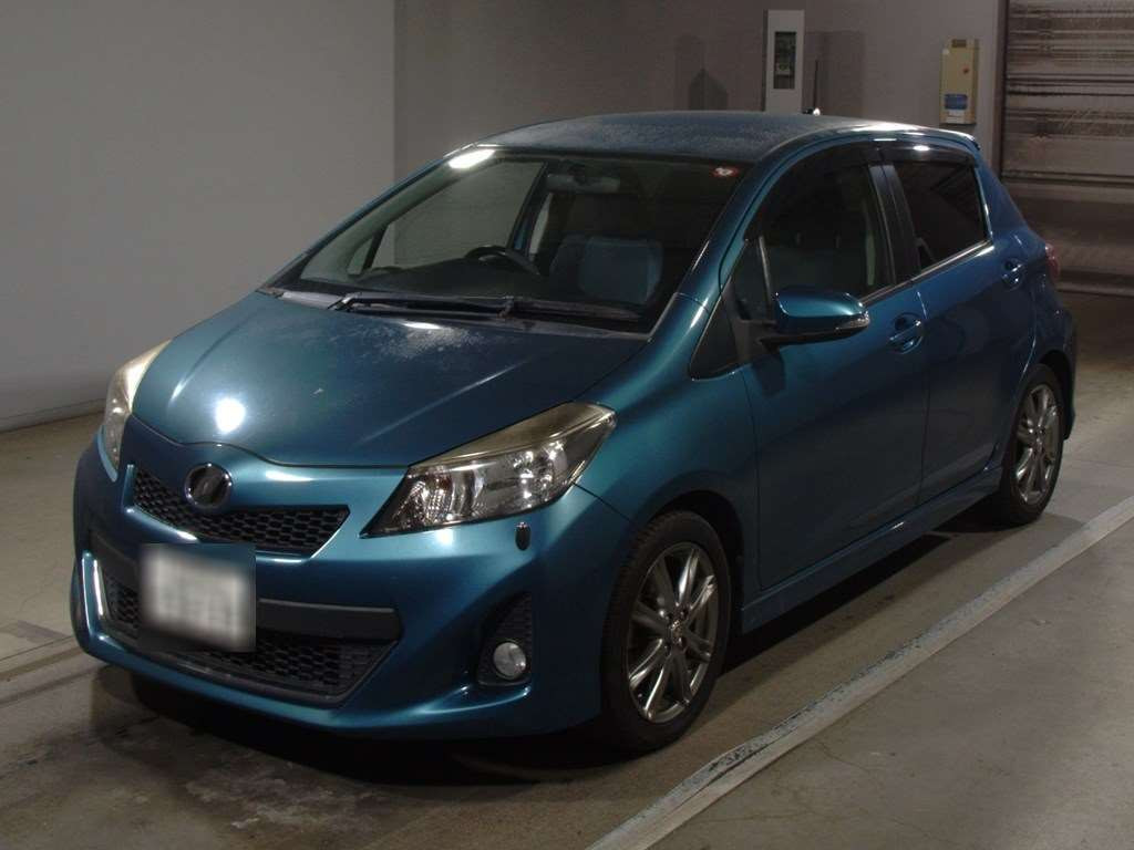 2011 Toyota Vitz NCP131[0]