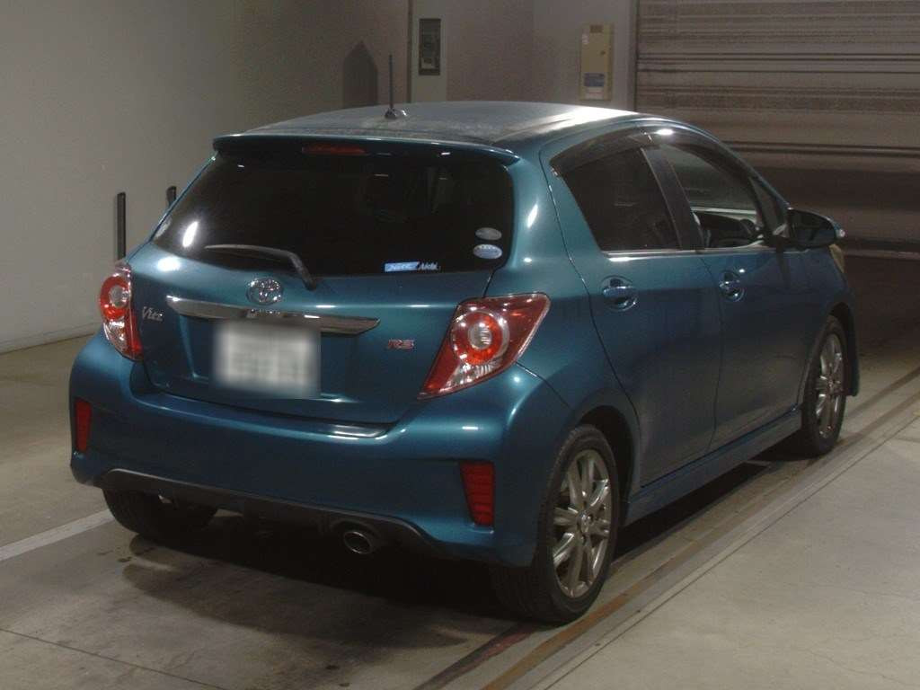 2011 Toyota Vitz NCP131[1]