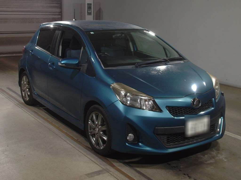 2011 Toyota Vitz NCP131[2]