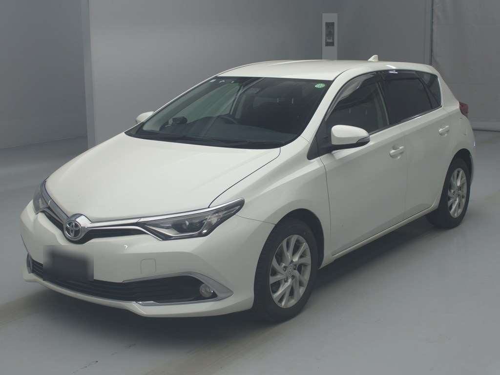 2016 Toyota Auris NZE181H[0]