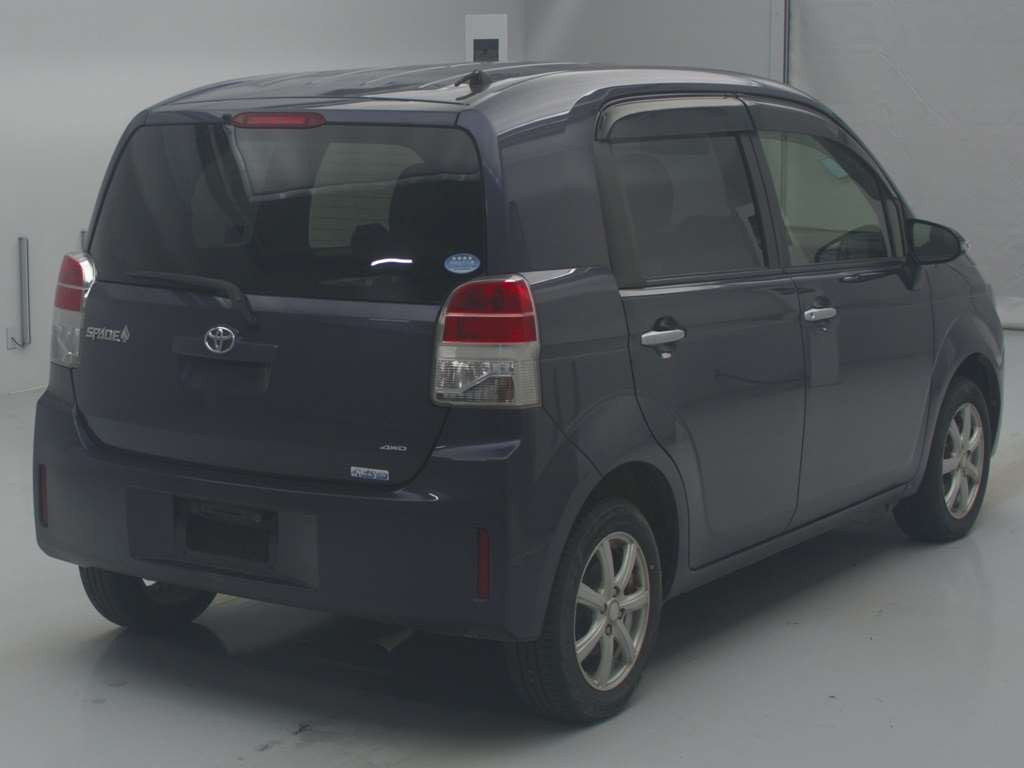 2013 Toyota Spade NCP145[1]