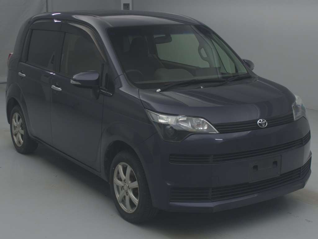 2013 Toyota Spade NCP145[2]