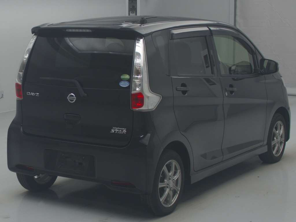 2014 Nissan DAYZ B21W[1]