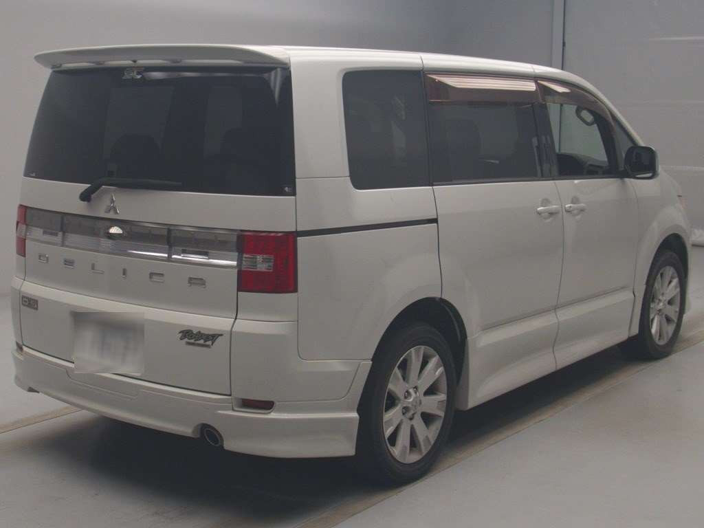 2008 Mitsubishi Delica D5 CV5W[1]