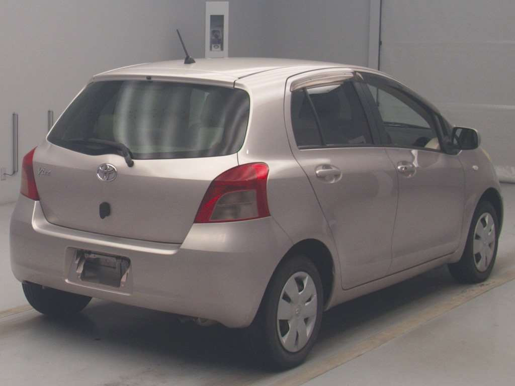 2005 Toyota Vitz KSP90[1]