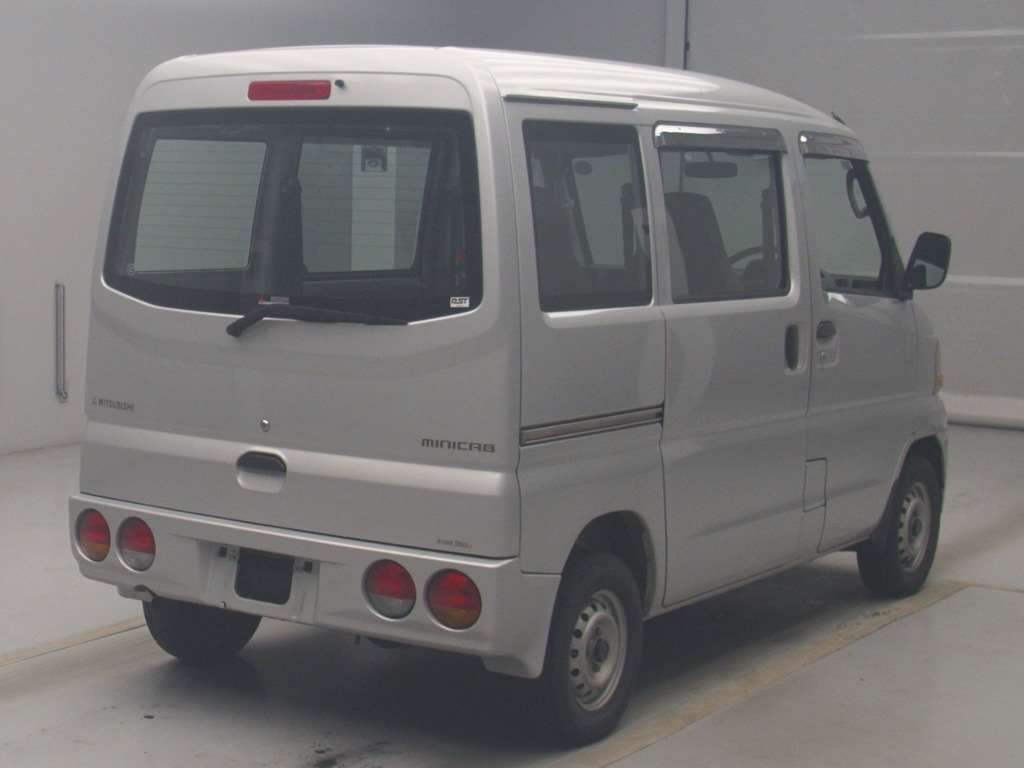 2002 Mitsubishi Minicab Van U62V[1]