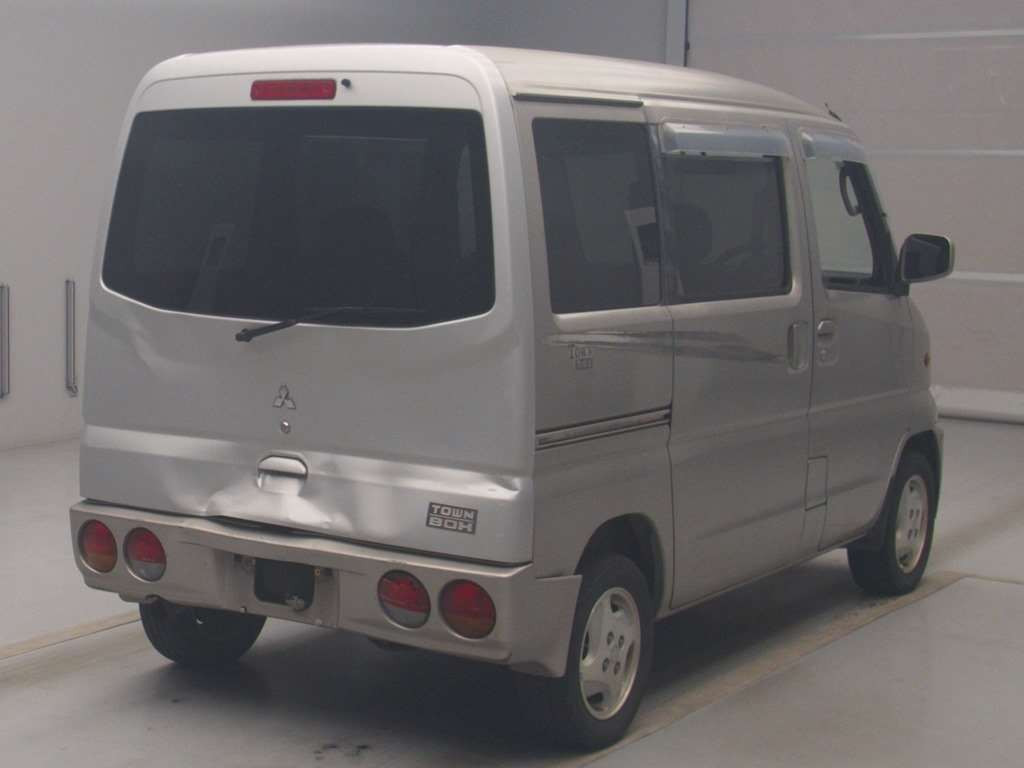 1999 Mitsubishi Town Box U61W[1]