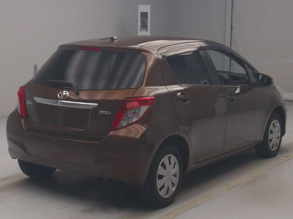 2011 Toyota Vitz KSP130[1]