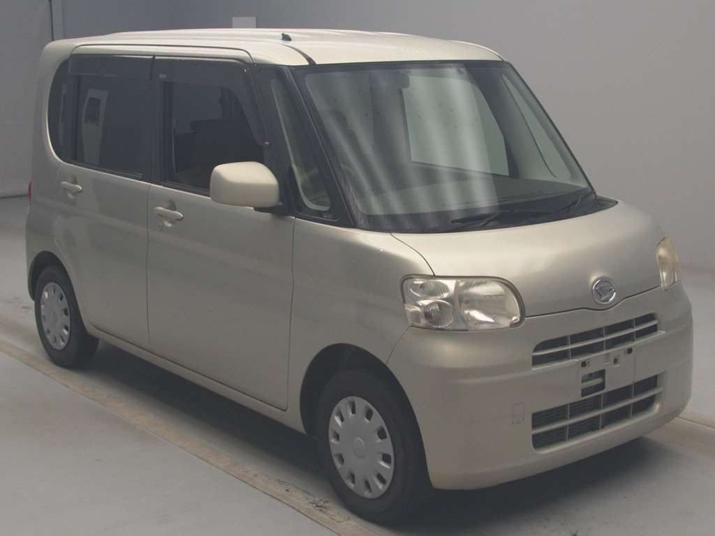 2010 Daihatsu Tanto L375S[2]