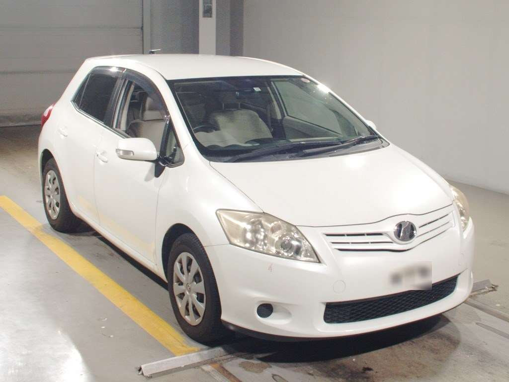 2009 Toyota Auris NZE151H[2]