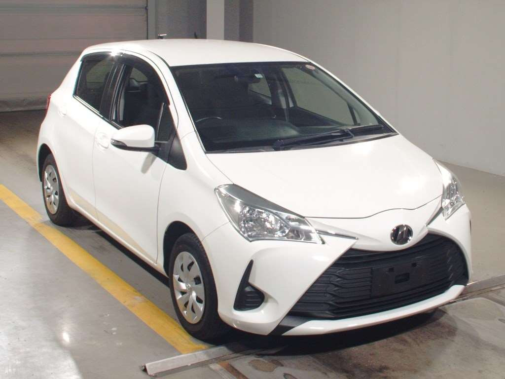 2017 Toyota Vitz KSP130[2]