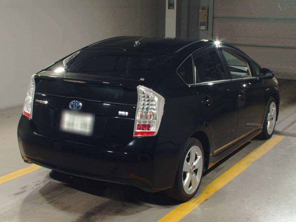 2010 Toyota Prius ZVW30[1]