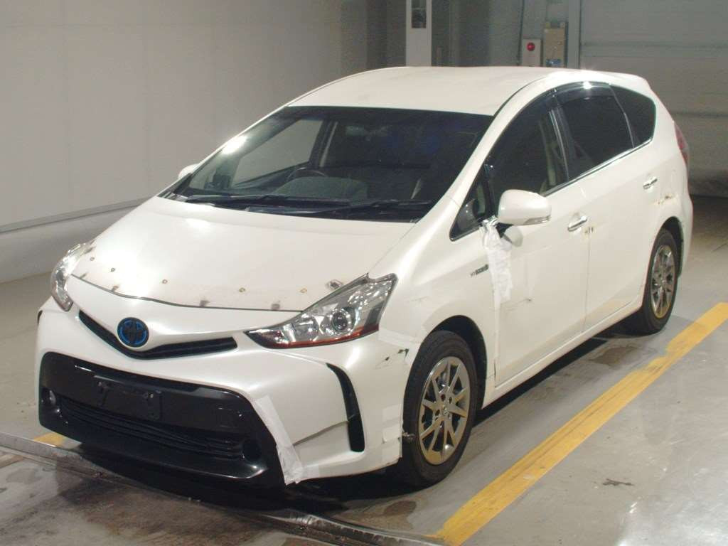 2017 Toyota Prius alpha ZVW41W[0]