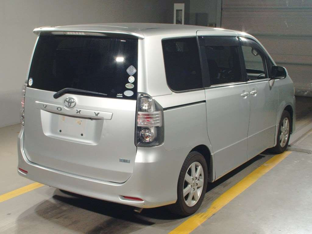 2008 Toyota Voxy ZRR70W[1]