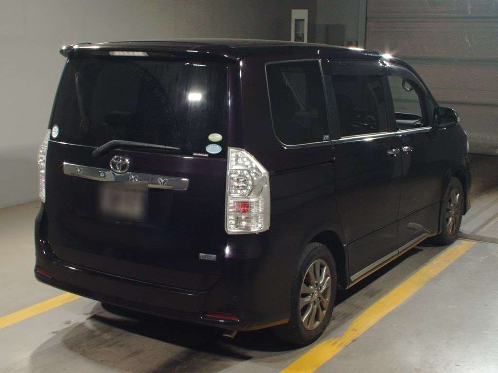 2012 Toyota Voxy ZRR70W[1]