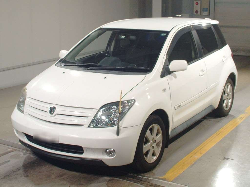 2004 Toyota IST NCP61[0]