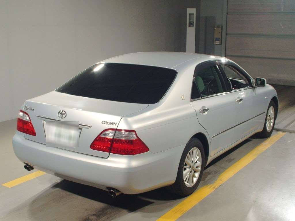 2007 Toyota Crown GRS182[1]