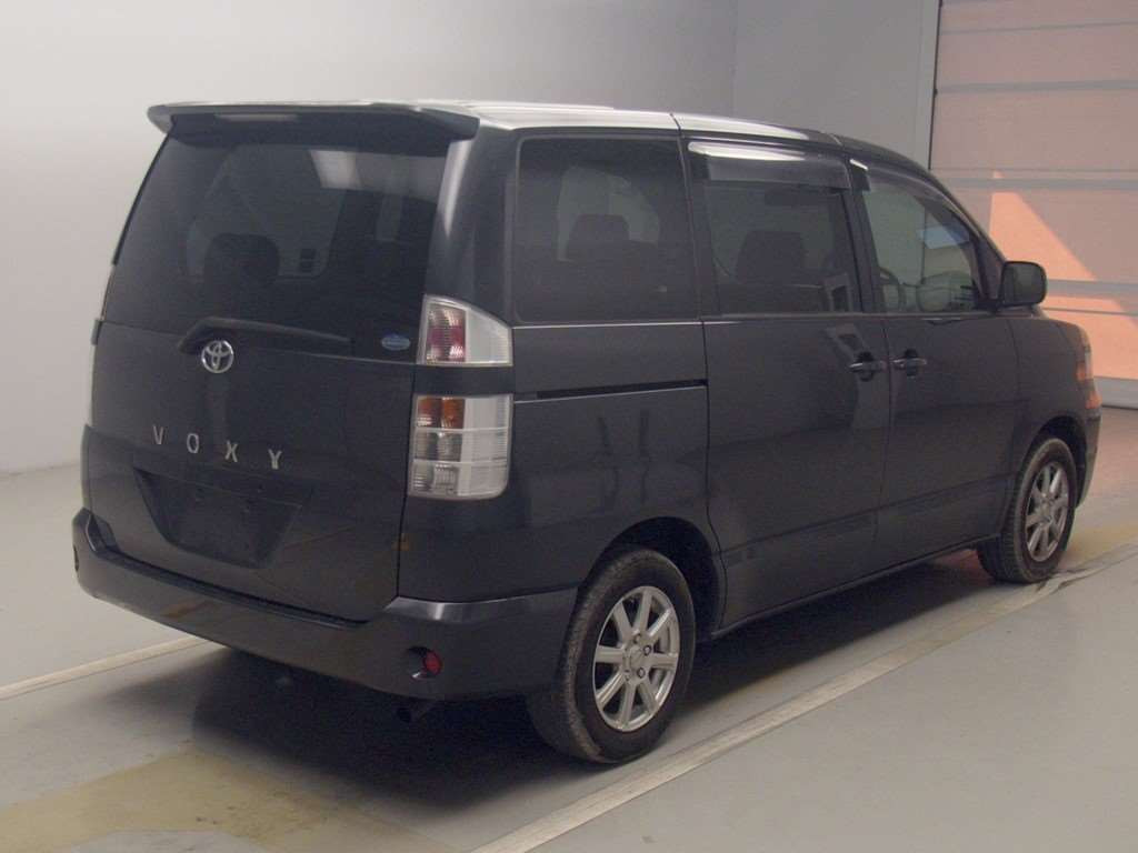 2003 Toyota Voxy AZR60G[1]