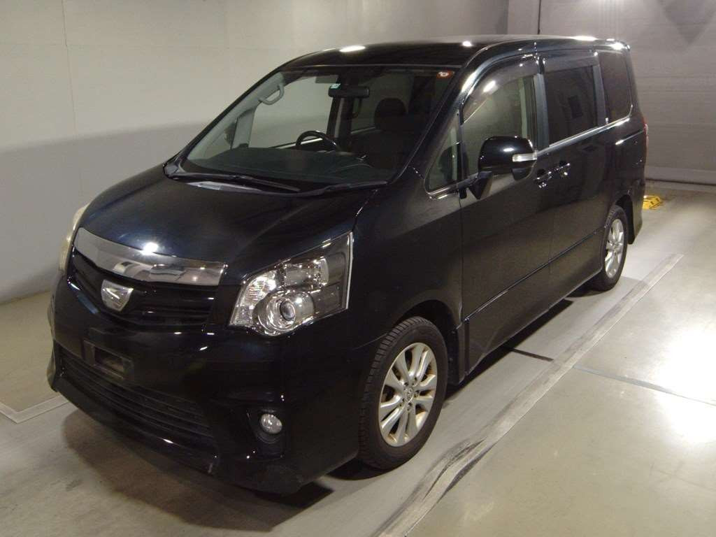 2011 Toyota Noah ZRR70W[0]