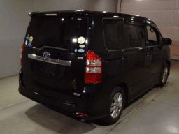 2011 Toyota Noah