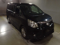 2011 Toyota Noah