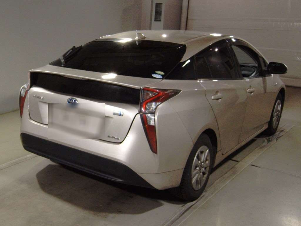 2017 Toyota Prius ZVW55[1]