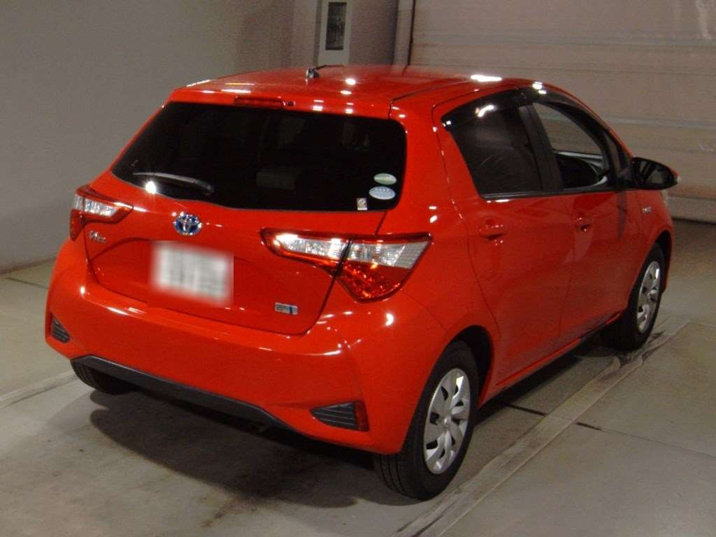 2017 Toyota Vitz NHP130[1]