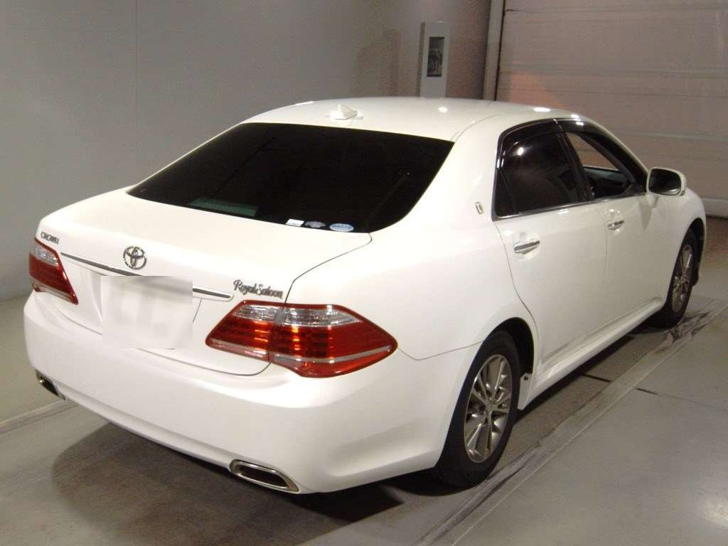 2011 Toyota Crown GRS200[1]