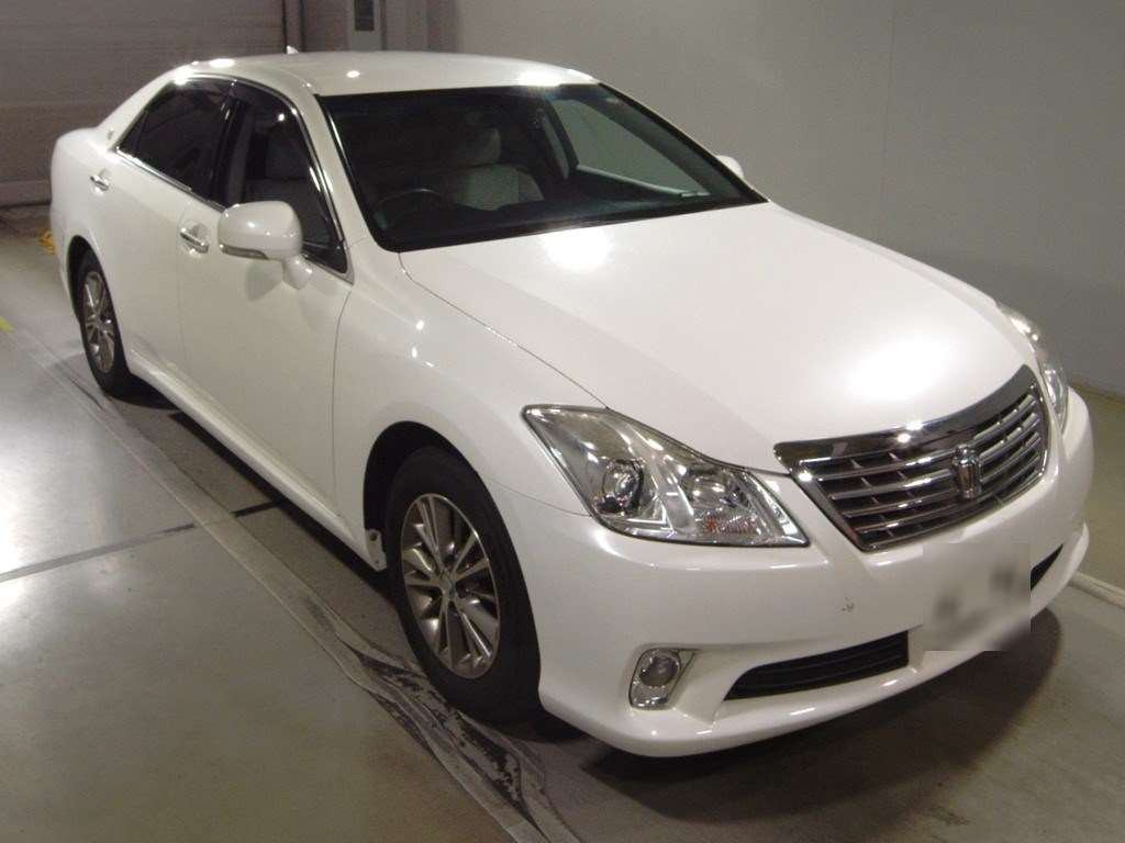 2011 Toyota Crown GRS200[2]