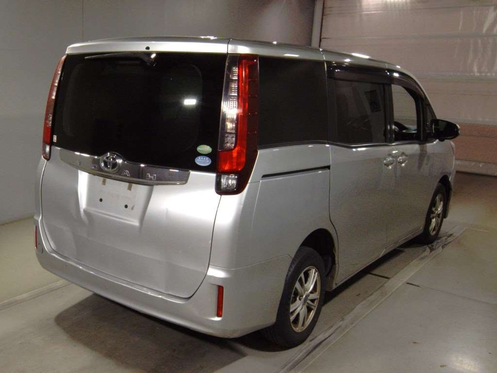 2014 Toyota Noah ZRR85G[1]