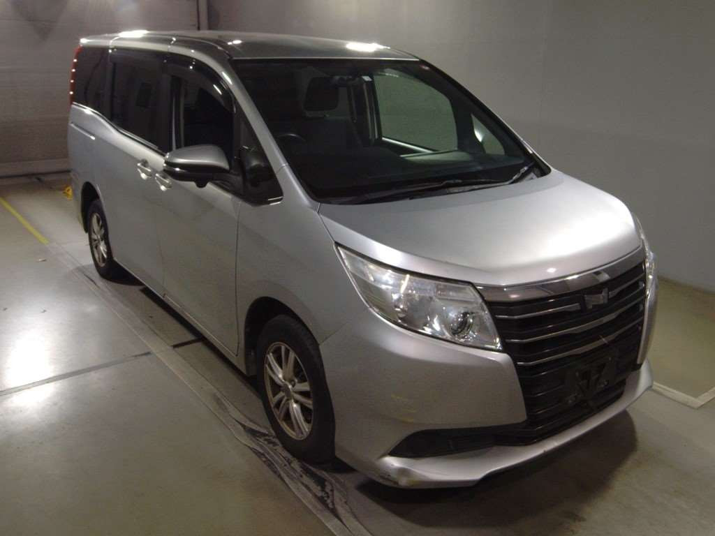 2014 Toyota Noah ZRR85G[2]