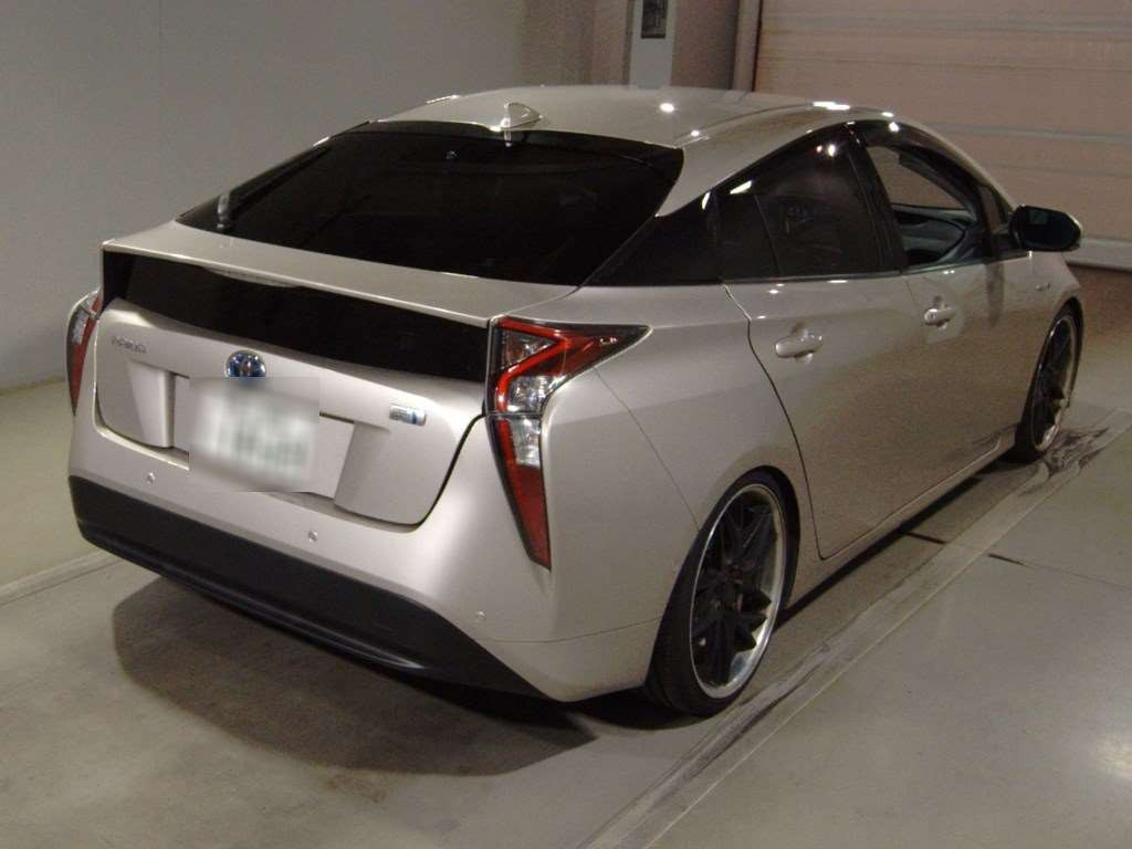 2018 Toyota Prius ZVW50[1]