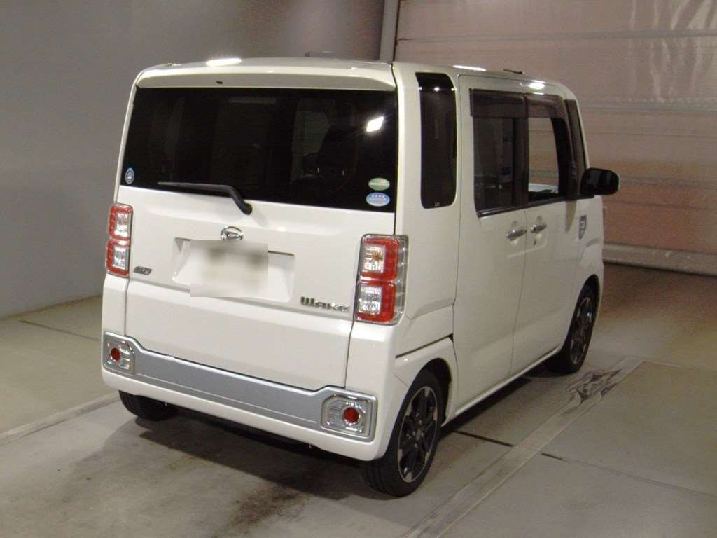 2015 Daihatsu Wake LA700S[1]