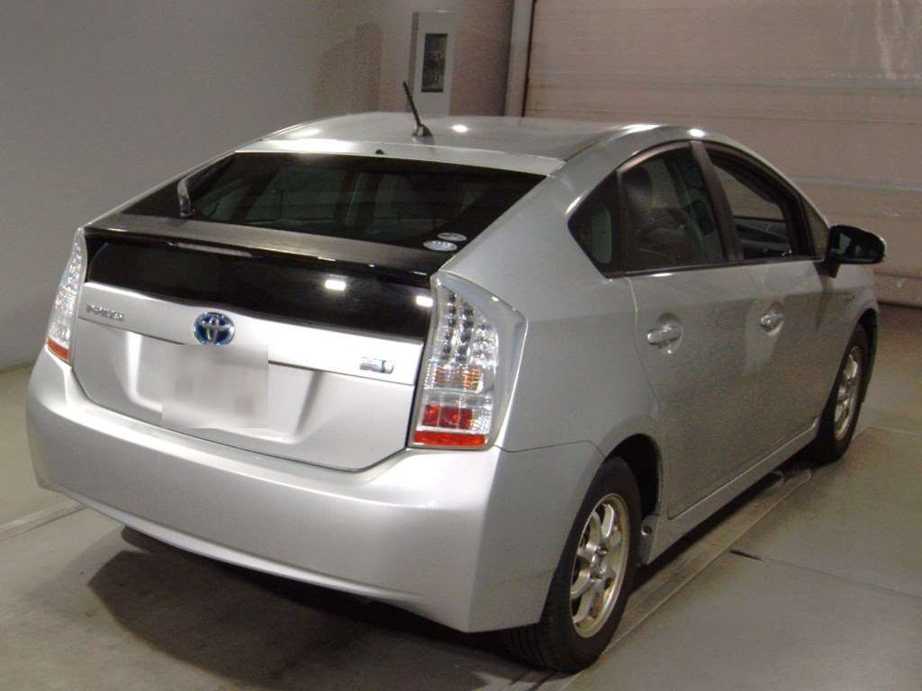 2010 Toyota Prius ZVW30[1]