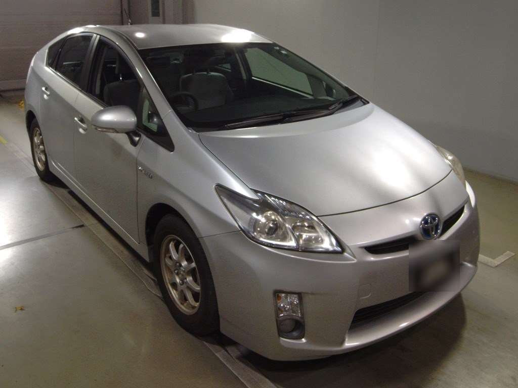 2010 Toyota Prius ZVW30[2]