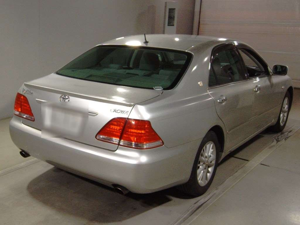 2004 Toyota Crown GRS182[1]