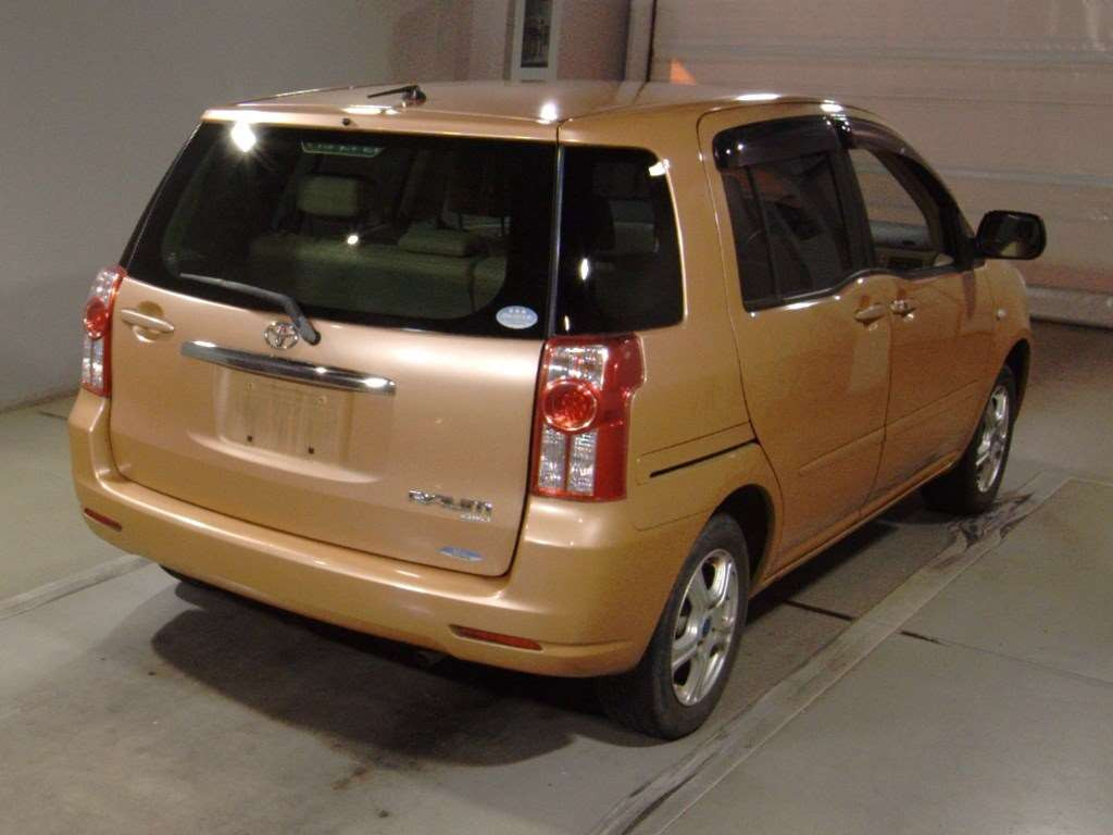 2010 Toyota Raum NCZ25[1]