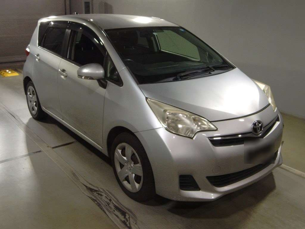 2013 Toyota Ractis NSP120[2]