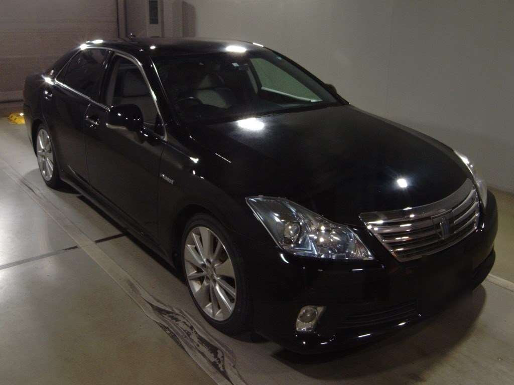 2012 Toyota Crown Hybrid GWS204[2]