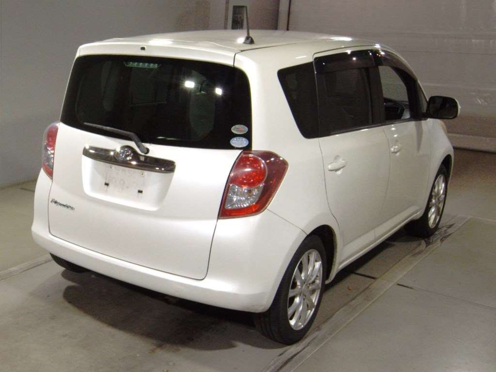 2008 Toyota Ractis SCP100[1]