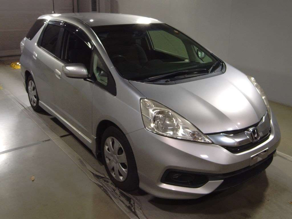 2013 Honda Fit Shuttle GG7[2]