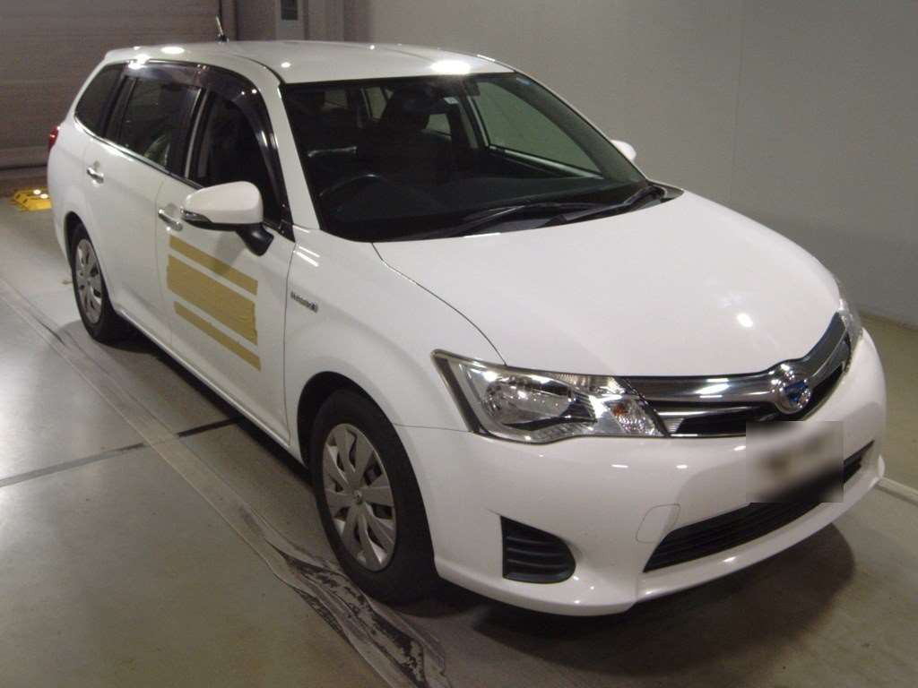 2013 Toyota Corolla Fielder NKE165G[2]