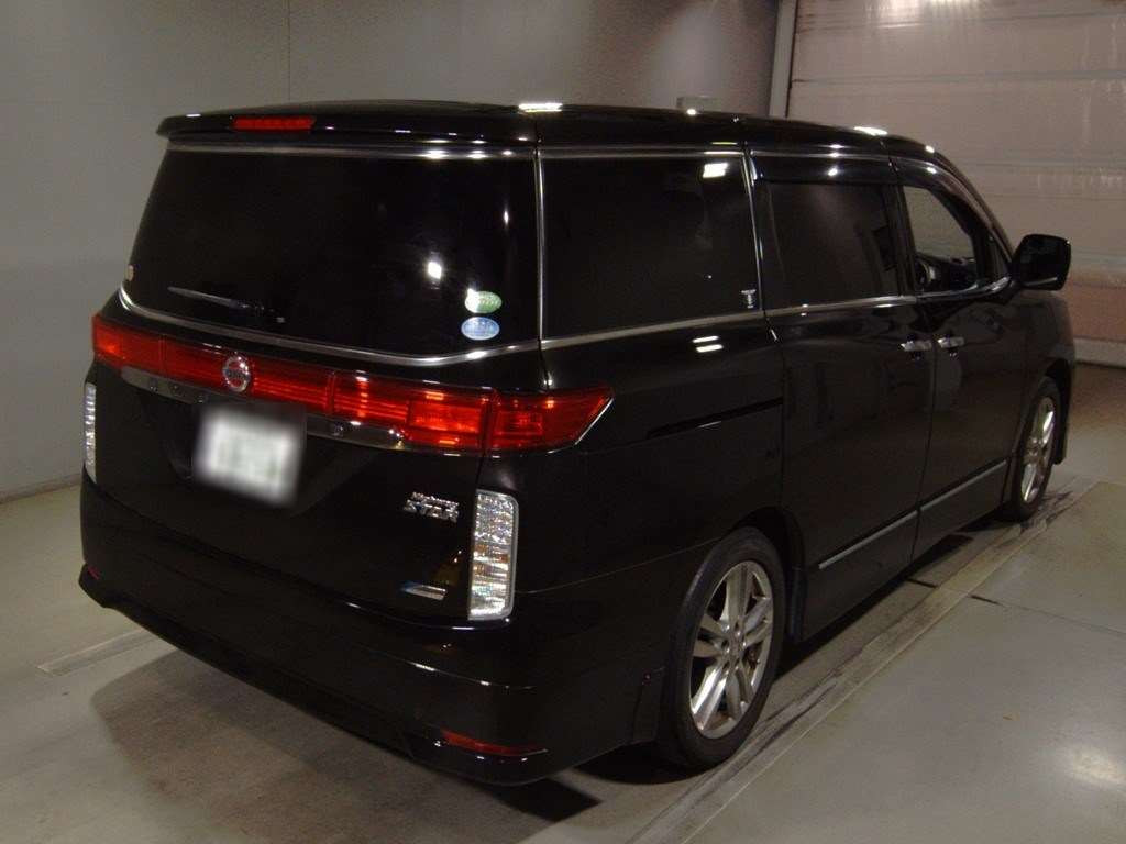 2013 Nissan Elgrand TE52[1]