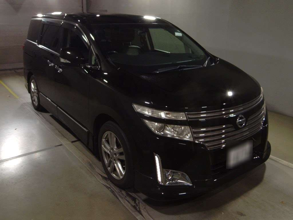 2013 Nissan Elgrand TE52[2]