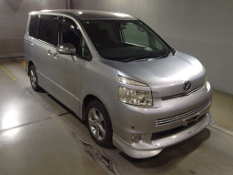 2009 Toyota Voxy